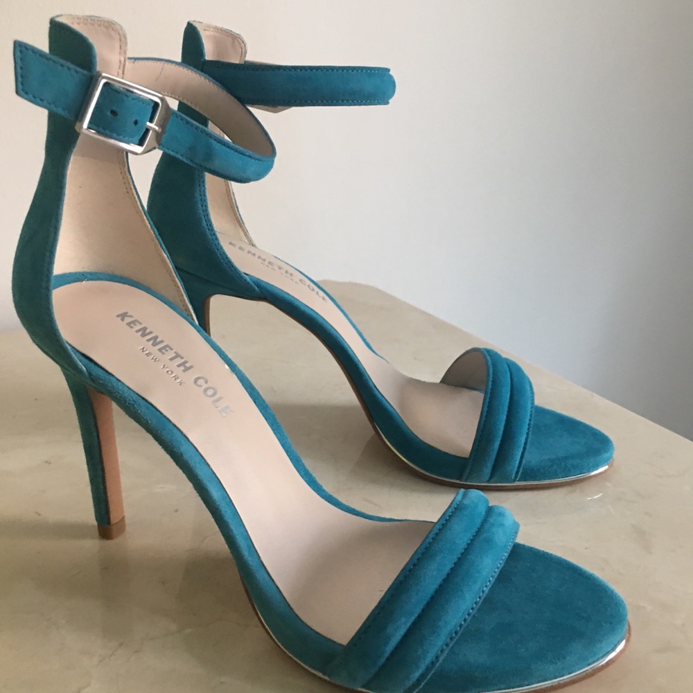 NWT Suede Strappy Heel